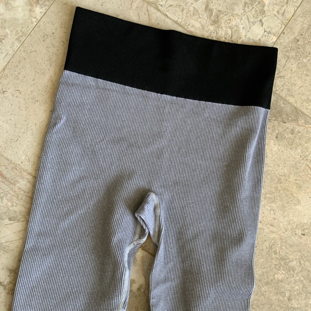Aerie Ladies Small Grey And Black Ribbed Color Block Seamless Leggings - Size S